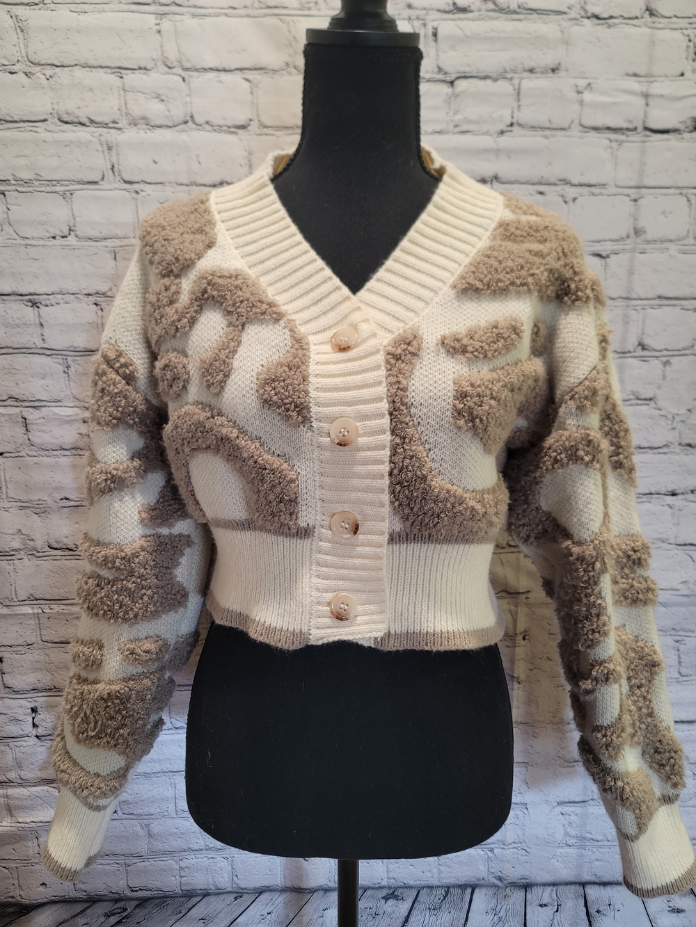 'Daisy' Tuft Cropped Sweater